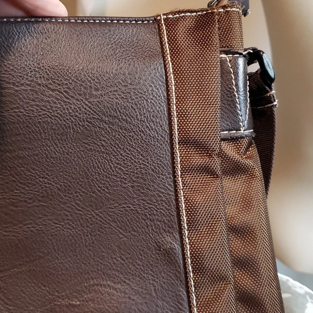 BOY LONDON Messenger Bag Faux Leather and Cordura - Picture 14 of 16